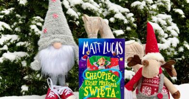 „Chłopiec, który przespał święta” opowieść muzyczna dla dzieci 9+ Wydawnictwo KROPKA